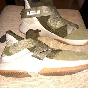 Lebron's Soldier 12 Crown